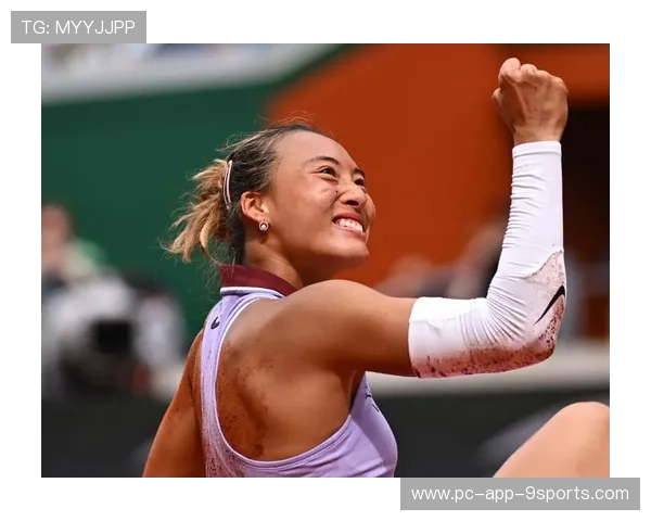 球迷暴动:全运赛场为郑钦文祈福,社媒刷屏情绪高涨 球迷暴动:全运赛场为郑钦文祈福,社媒刷屏情绪高涨