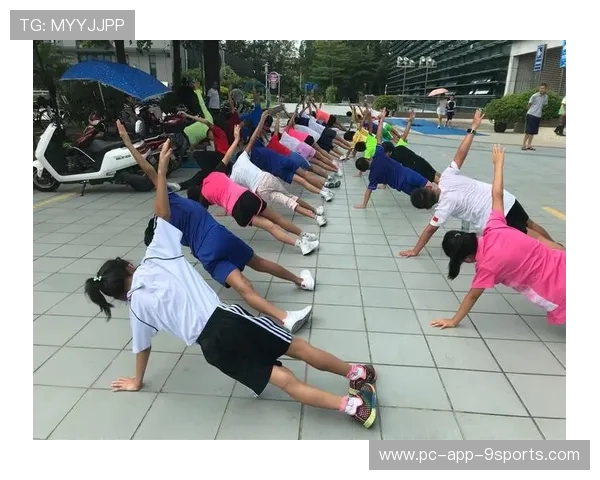 游泳训练营引入体能与营养双师服务提高效果
